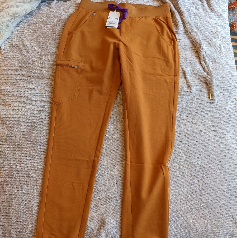 Zamora Figs Tall Atlantic Fall Small